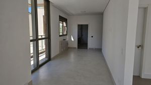 Image 7 - 888380