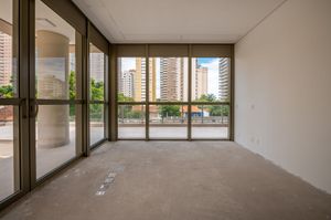 Image 14 - 888380
