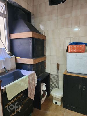 Image 4 - 888381