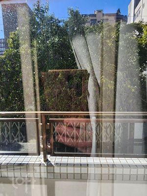 Image 15 - 888381