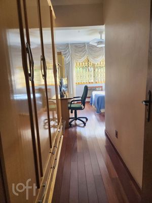 Image 8 - 888381