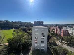 Image 13 - 888385