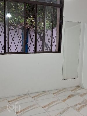 Image 17 - 888387