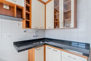 Image 19 - 888397