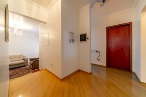 Image 8 - 888401