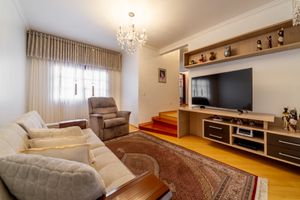 Image 9 - 888401