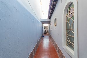 Image 15 - 888404