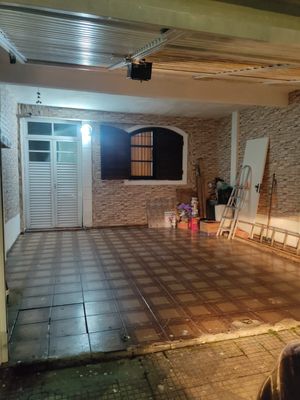 Image 6 - 888404