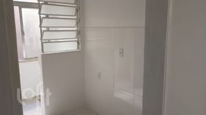 Image 11 - 888407