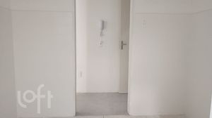 Image 6 - 888407