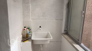 Image 10 - 888407