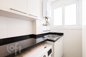 Image 9 - 888418
