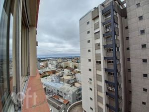 Image 5 - 888422