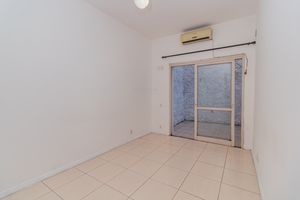 Image 10 - 888425