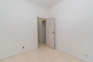 Image 18 - 888425