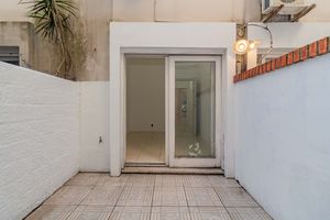 Image 20 - 888425