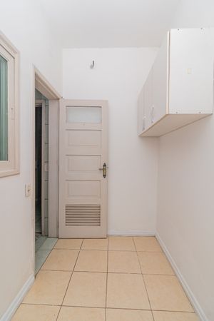 Image 30 - 888425