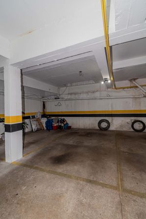 Image 32 - 888425