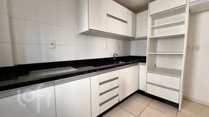 Image 8 - 888480