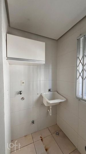 Image 9 - 888480