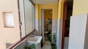 Image 19 - 888492