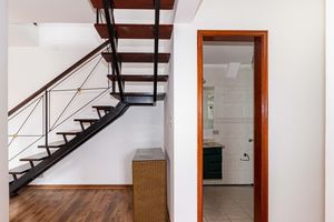 Image 8 - 888498