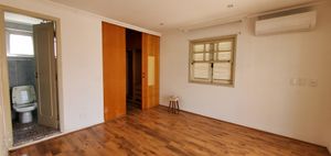 Image 8 - 888498