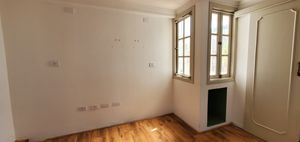 Image 13 - 888498