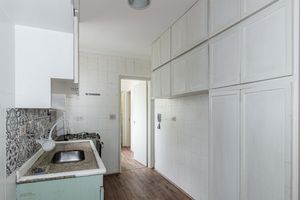 Image 37 - 888498