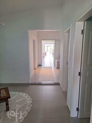 Image 10 - 888502