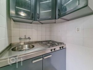 Image 11 - 888510