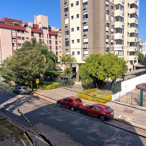 Image 19 - 888515