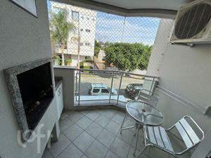 Image 11 - 888516