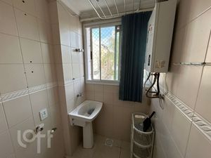 Image 18 - 888516