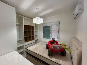 Image 9 - 888516