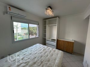 Image 15 - 888516