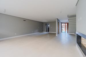 Image 4 - 888526