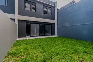 Image 11 - 888526