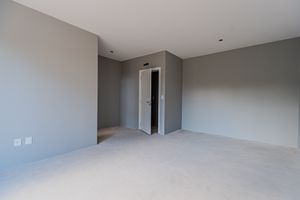 Image 14 - 888526