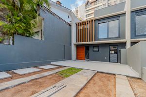 Image 29 - 888526
