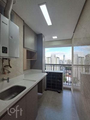 Image 12 - 888535