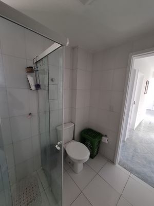 Image 8 - 888536