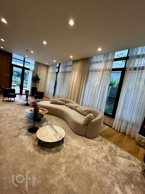 Image 9 - 888538