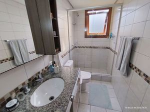 Image 21 - 888541