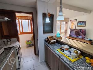 Image 12 - 888541