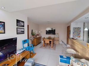 Image 18 - 888541