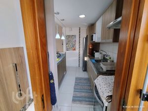 Image 15 - 888541