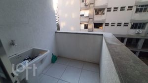 Image 4 - 888542