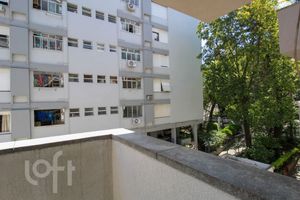 Image 12 - 888542