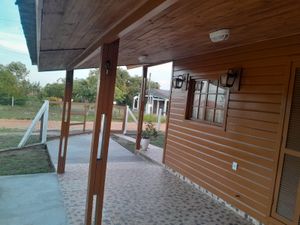 Image 17 - 888543